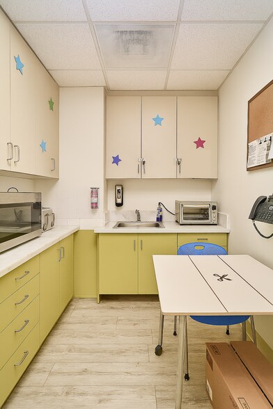 More Photos Of 11444 Washington Blvd, Culver City Medical For Sale