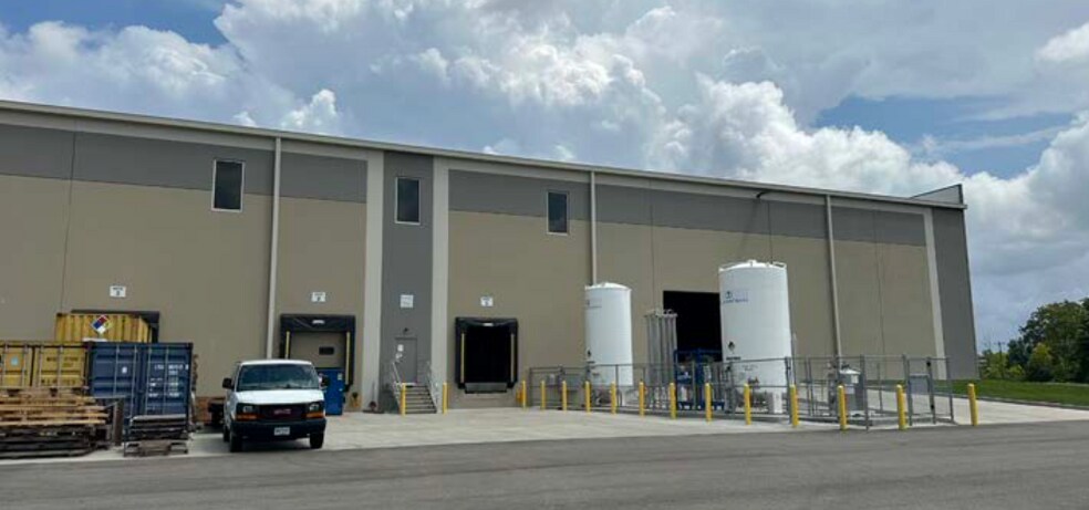 More Photos Of 4583 Brate Dr, West Chester Warehouse For Lease