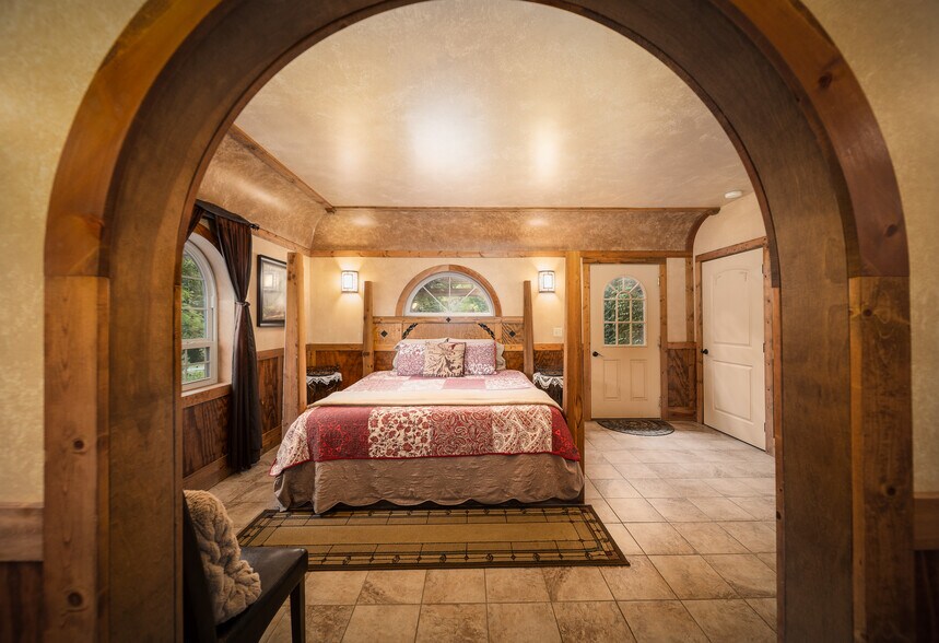 More Photos Of 295 Panthers Den Rd, Makanda Hotel For Sale