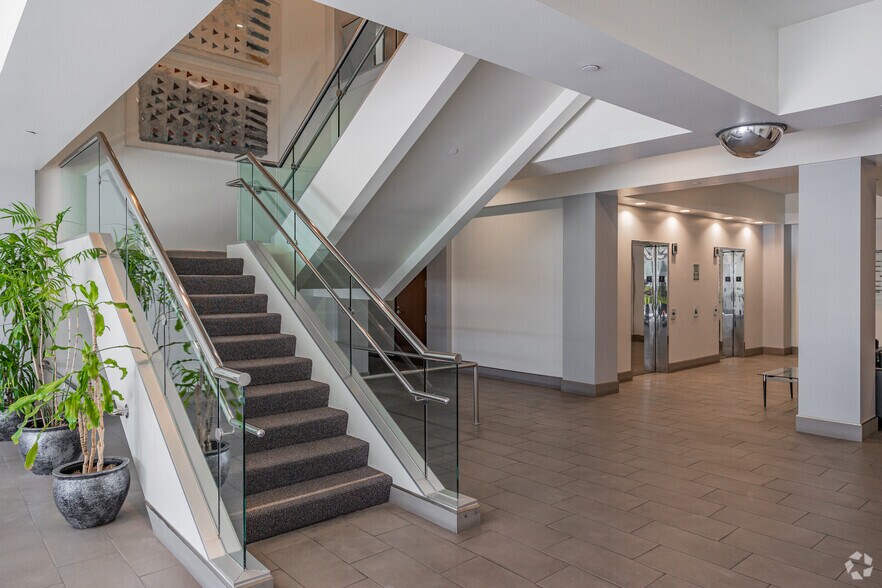 More Photos Of 10805 Holder St, Cypress Office For Lease