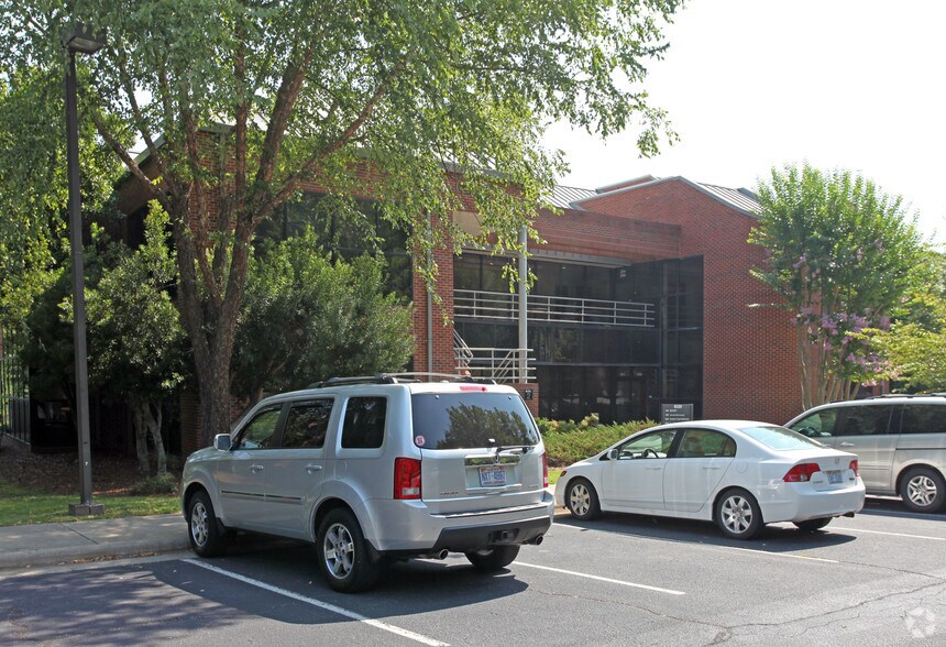 More Photos Of 6520 Bryan Blvd, Greensboro Office For Lease