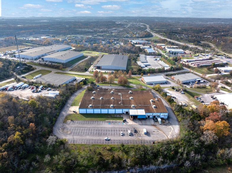 More Photos Of 324 Freehill Rd, Hendersonville Manufacturing For Lease