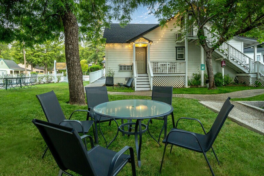 More Photos Of 816 W Main St, Grass Valley Hotel For Sale