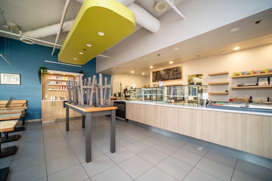 More Photos Of 1728 2nd Av W, Vancouver Apartments For Lease