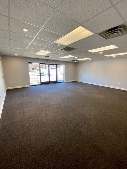 More Photos Of 2142-2150 Berkmar Dr, Charlottesville Showroom For Lease