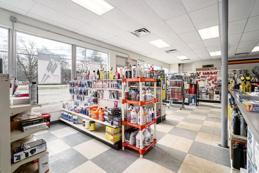 More Photos Of 3958 Cane Run Rd, Louisville Freestanding For Sale