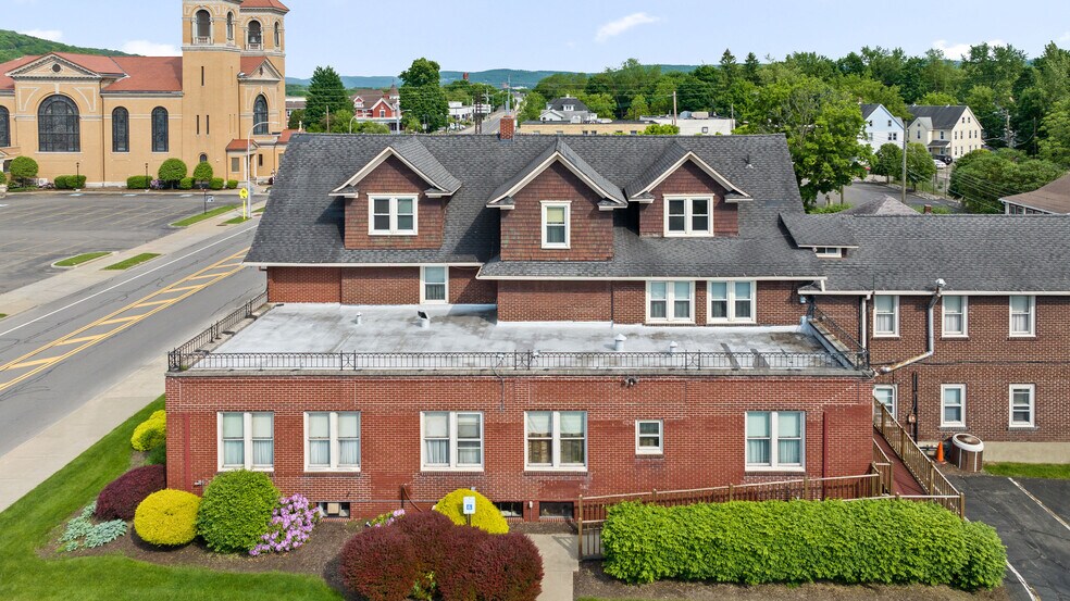 More Photos Of 150 Main St, Johnson City Medical For Sale