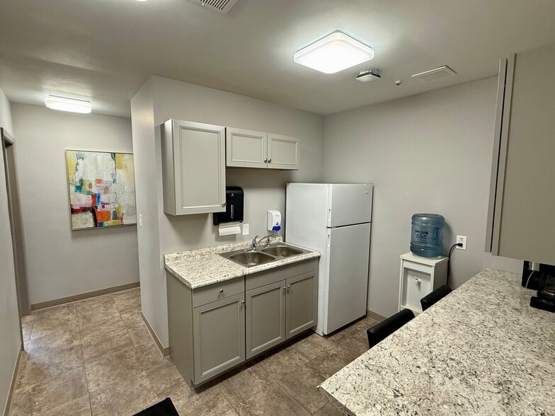 More Photos Of 2894 Center Rd, Poland Office For Sale