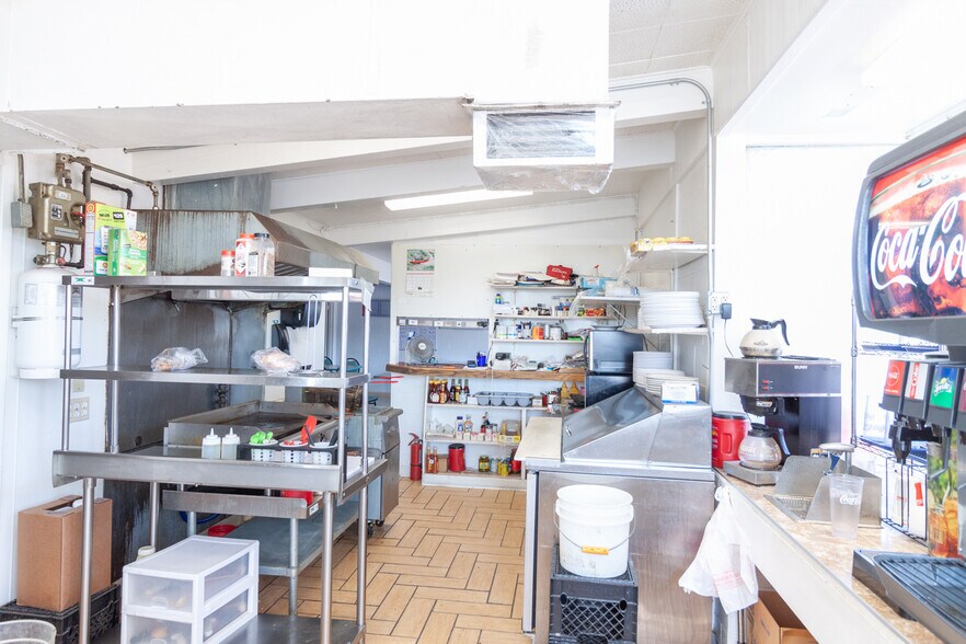 More Photos Of 262 E Whalen, Guernsey Specialty For Sale