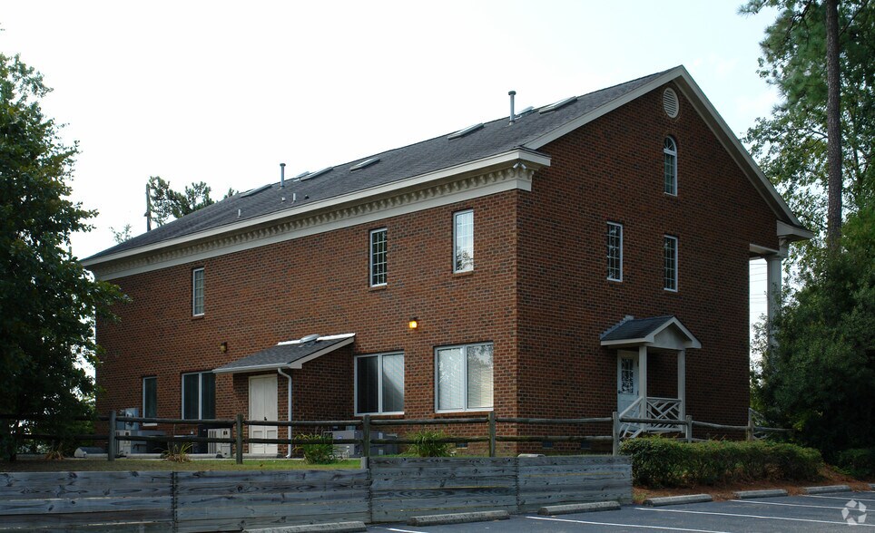 More Photos Of 997 S Mcpherson Church Rd, Fayetteville Medical For Lease