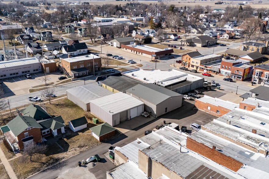 More Photos Of 121 W 5th St, Tipton Showroom For Sale