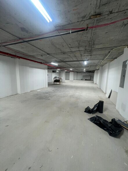 More Photos Of 5216 Roosevelt Ave, Woodside Apartments For Sale