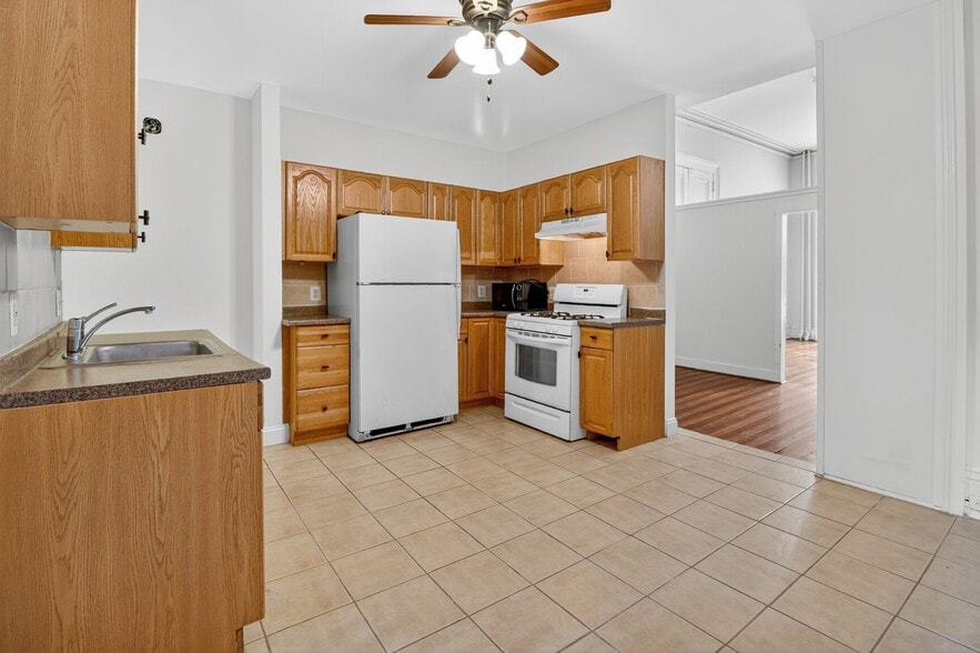 More Photos Of 1404 Madison Ave, Baltimore Apartments For Sale