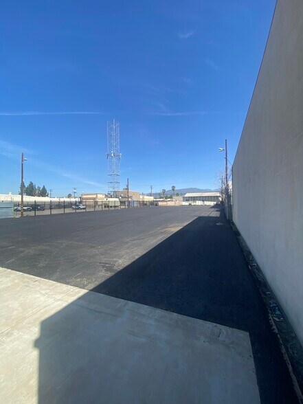 More Photos Of 1247 Brooks St, Ontario Contractor Storage Yard For Lease