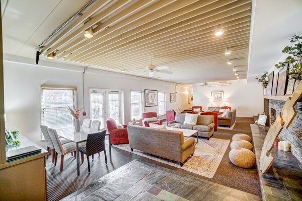 More Photos Of 501 N Wittenberg Ave, Springfield Sorority Fraternity House For Sale