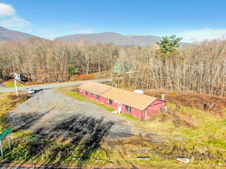 More Photos Of 8 Rt 32A, Saugerties Service Station For Sale