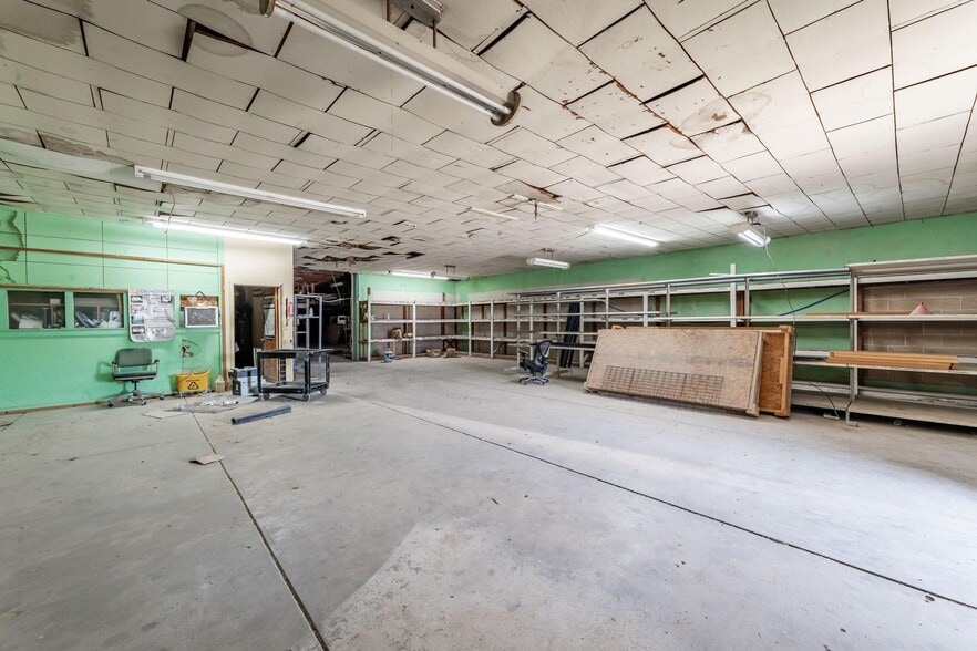 More Photos Of 1208 E Washington St, Stephenville Industrial For Sale
