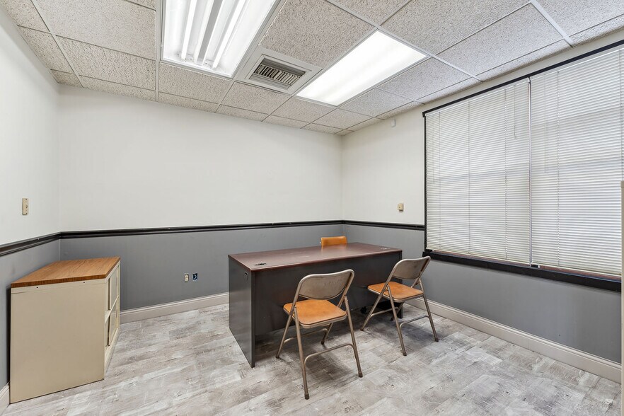 More Photos Of 1375 E Main St, Reedsburg Freestanding For Lease