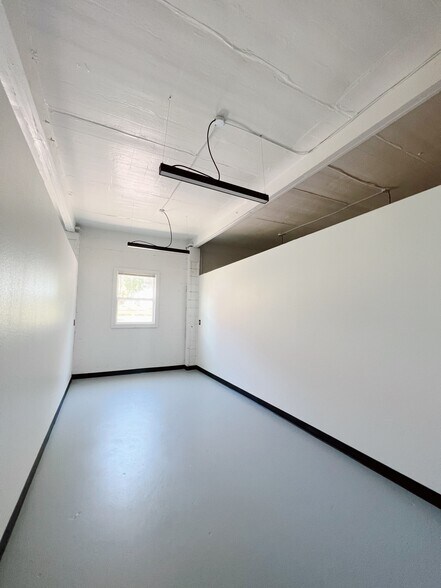 More Photos Of 327 14th Ave S, Saint Petersburg Loft Creative Space For Lease