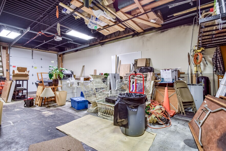 More Photos Of 1366 E 346th St, Eastlake Restaurant For Sale