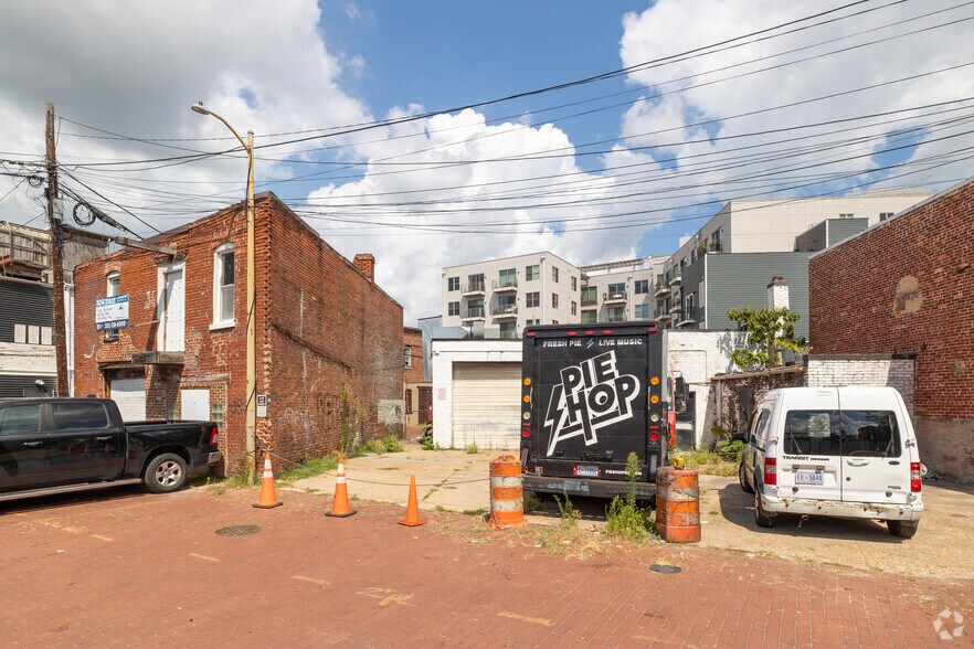 More Photos Of 1339 H St NE, Washington Unknown For Lease