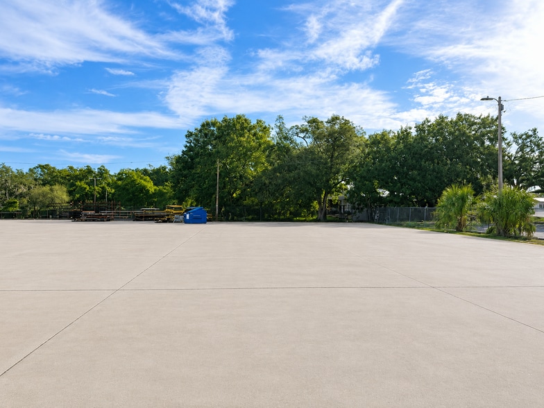 More Photos Of 2902 E Sligh Ave, Tampa Warehouse For Lease