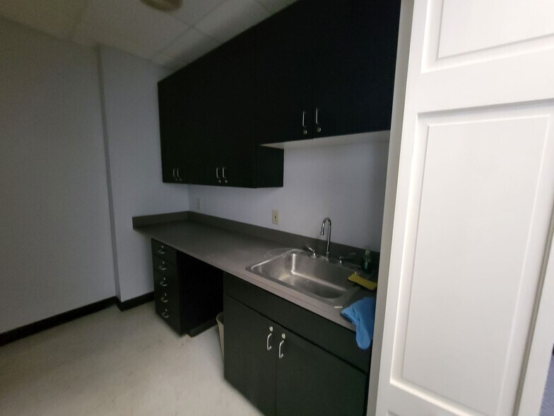 More Photos Of 784 Prince Ave, Athens Medical For Sale