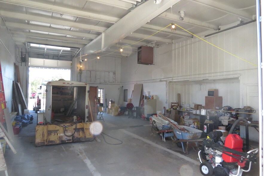 More Photos Of 355 Morthland Dr, Valparaiso Auto Repair For Lease