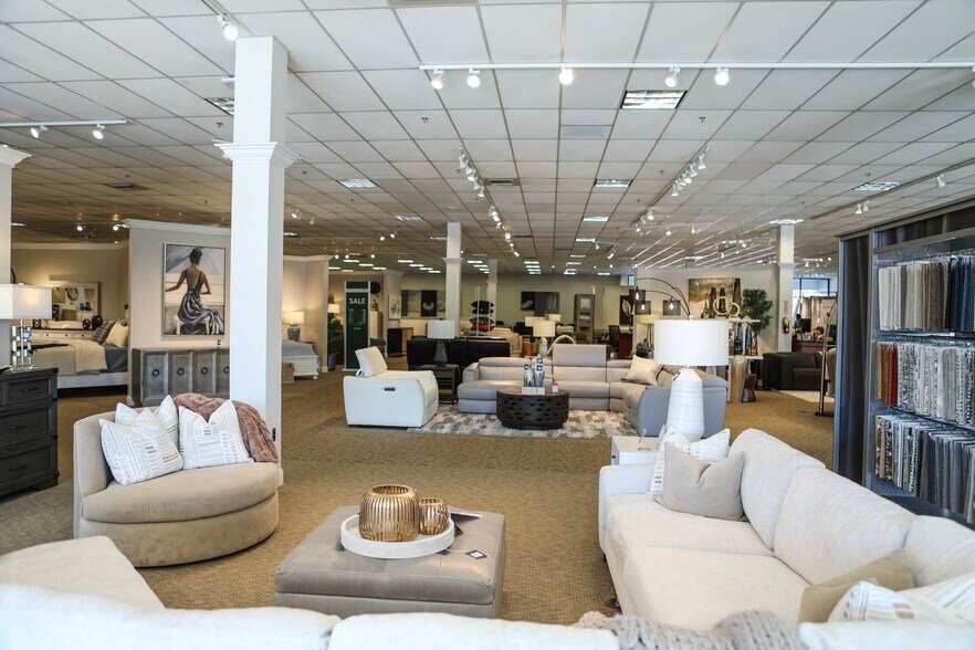 More Photos Of 2297 Main St East, Snellville Freestanding For Sale