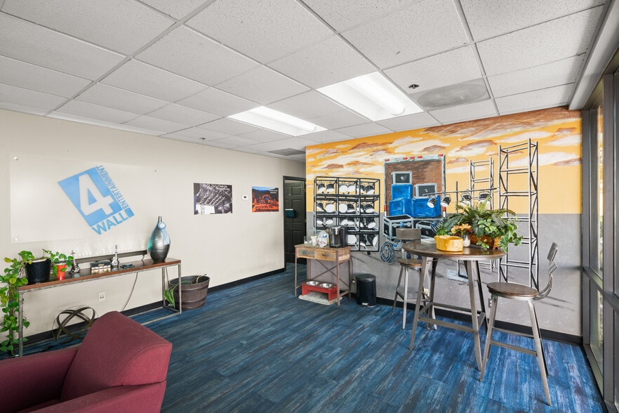 More Photos Of 4081 Seaport Blvd, West Sacramento Warehouse For Lease