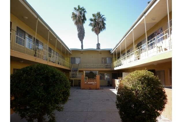 More Photos Of 6956 Kester Ave, Van Nuys Apartments For Sale