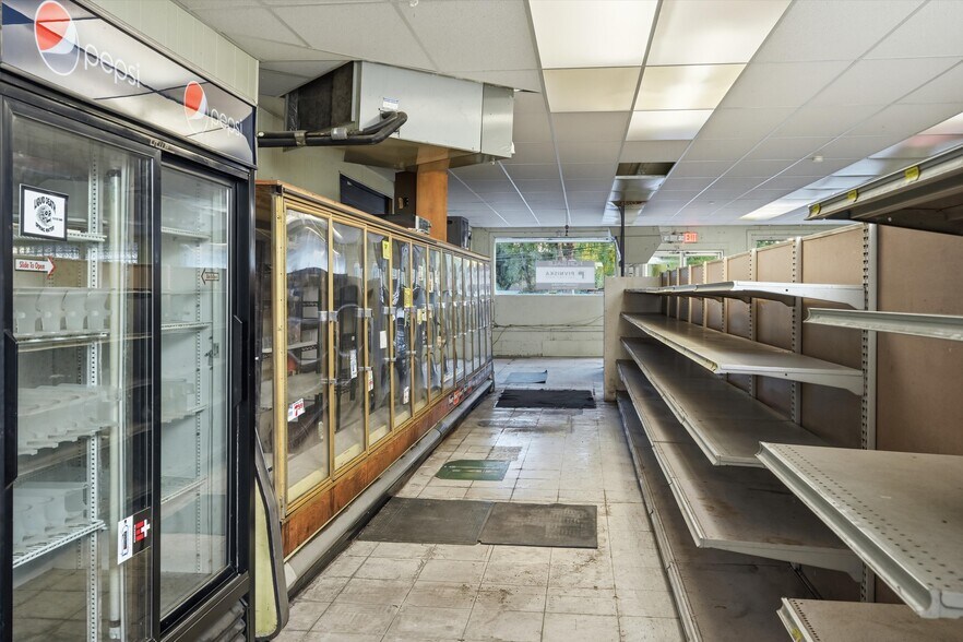 More Photos Of 3794 CA-20, Nice General Retail For Sale