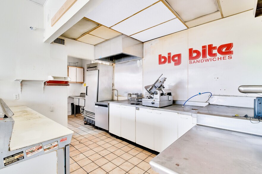 More Photos Of 334 N Central Ave, Glendale Office For Sale