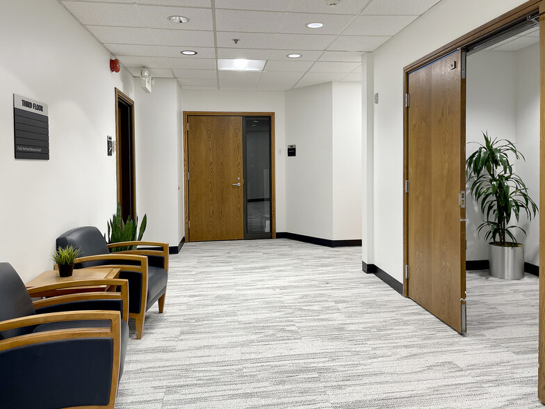 More Photos Of 6600 SW 92nd Ave, Portland Office For Sale