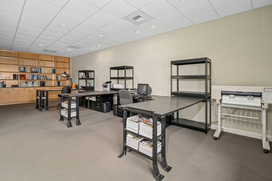 More Photos Of 3121 W Government Way, Seattle Apartments For Sale