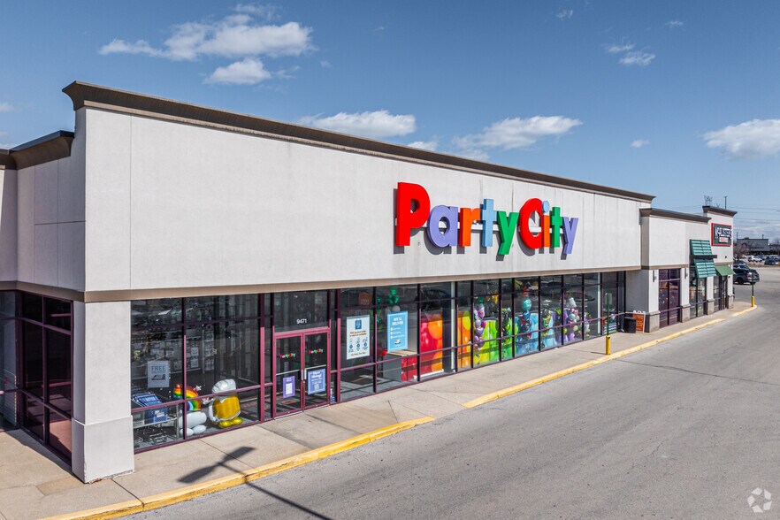 More Photos Of 8201-8307 W Golf Rd, Niles Unknown For Lease