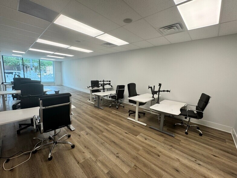 More Photos Of 5816 N Lincoln Ave, Chicago Storefront Retail Office For Sale