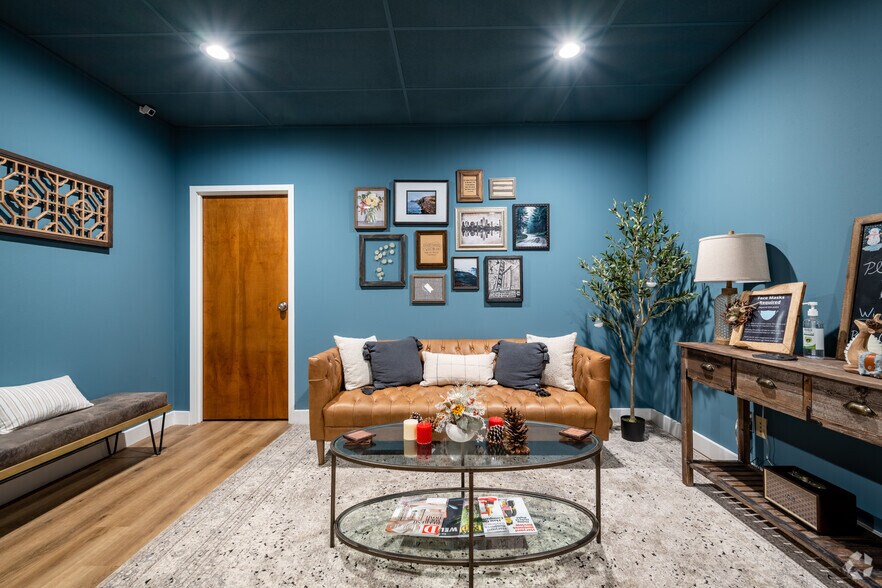 More Photos Of 11300 N Central Expy, Dallas Office For Lease