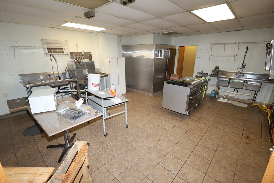 More Photos Of 101 W Main St, Syracuse Storefront Retail Residential For Sale