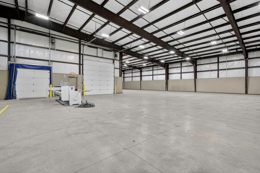More Photos Of 2451 Van Buren St, Norman Warehouse For Lease