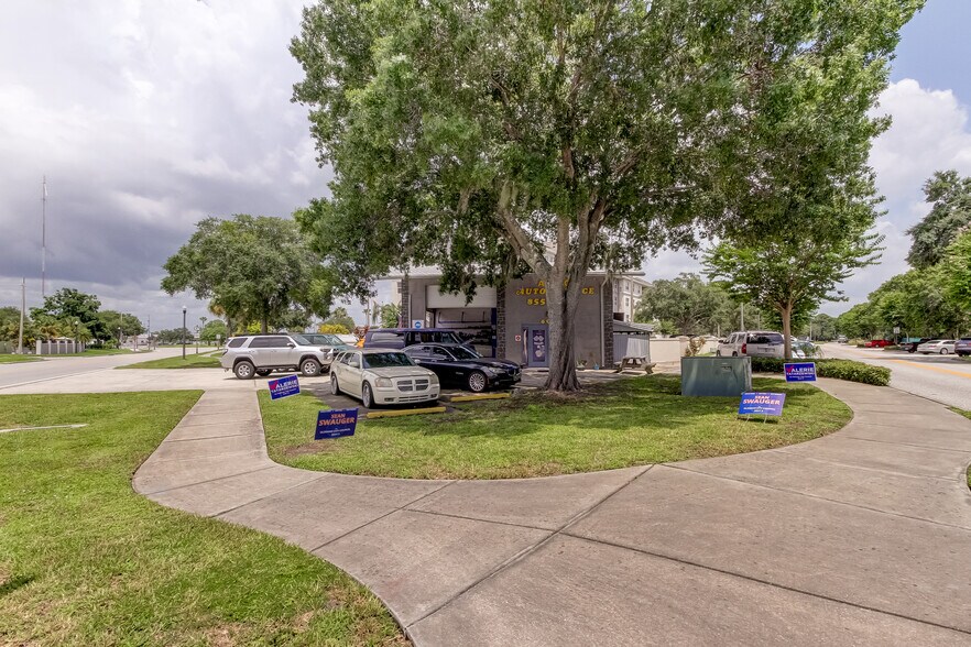 More Photos Of 600 Saint Petersburg Dr E, Oldsmar Auto Repair For Sale