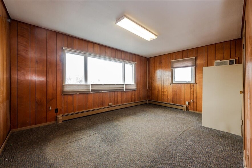 More Photos Of 930 Sunrise Hwy, North Babylon Office For Sale