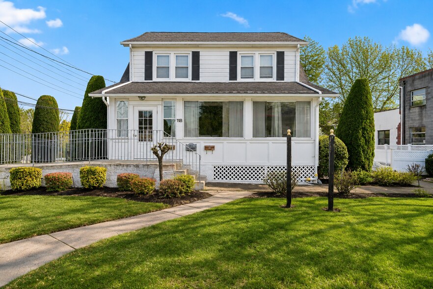 Primary Photo Of 118 Columbus Ave, Valhalla Office Residential For Lease