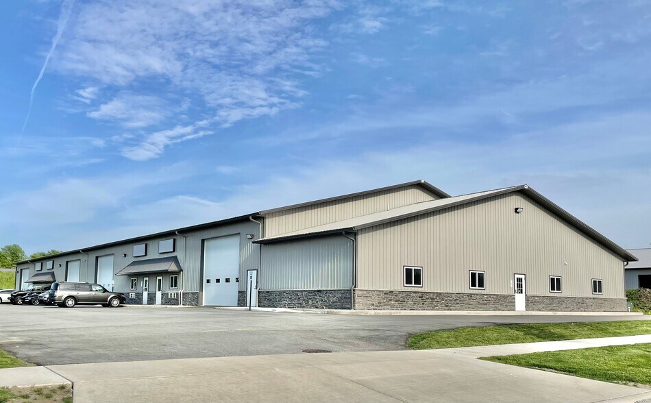 More Photos Of 8215 Taney Pl, Merrillville Warehouse For Lease