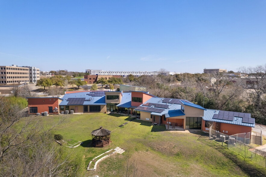 More Photos Of 8334 Cross Park Dr, Austin Medical For Sale