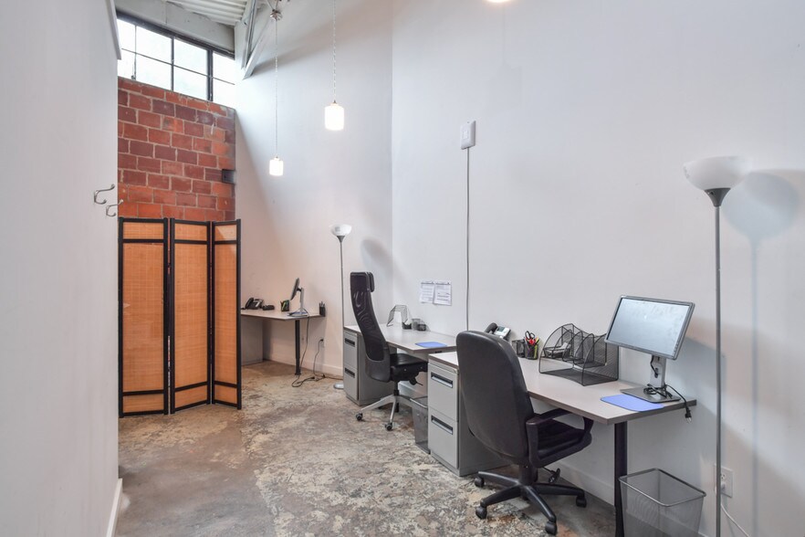 More Photos Of 650 Hamilton Ave SE, Atlanta Unknown For Lease