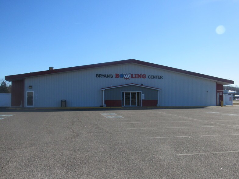 Primary Photo Of 1103 S Central Ave, Laurel Bowling Alley For Sale