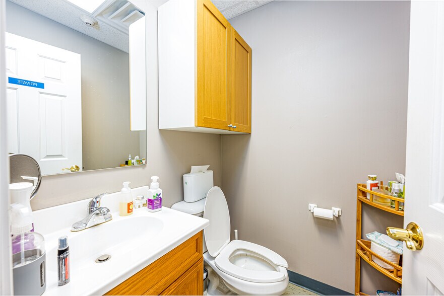 More Photos Of 5 Durham Rd, Guilford Medical For Sale