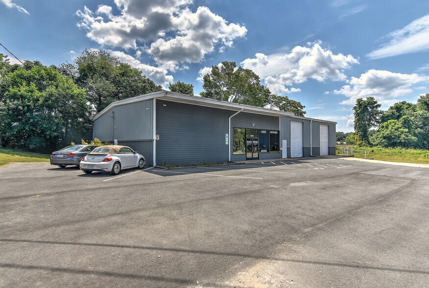 More Photos Of 1600 N Main St, Kannapolis Showroom For Sale