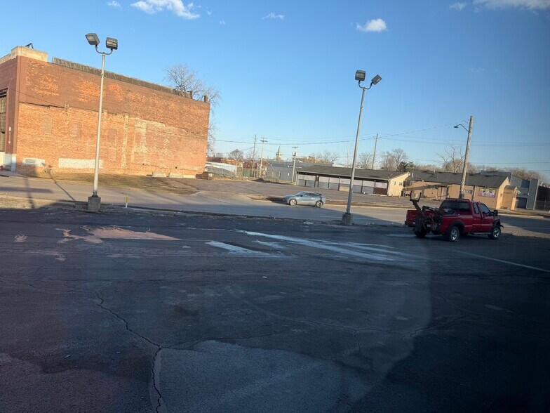 More Photos Of 110 Oak St, Toledo Land For Lease